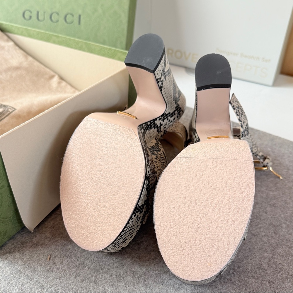 Gucci Women's Snakeskin Platform Sandals - Black and Cream - Picture 10 of 10